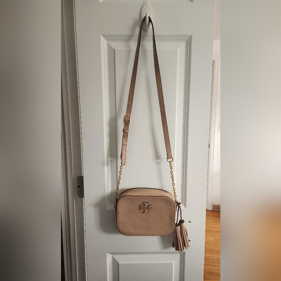 Tory Burch Beige Leather Crossbody Bag with Tassel - Picture 2 of 12